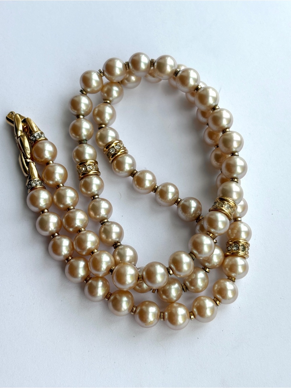 Nina Ricci Vintage Faux Pearl Rhinestone Gold Tone Necklace 22.5”